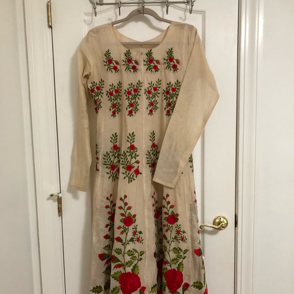 Preloved cotton gown or maxi dress with embroidery [firm]